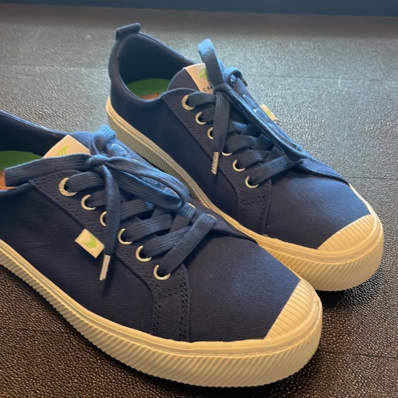 Cariuma Other - New Cariuma Mens sneakers blue size 10